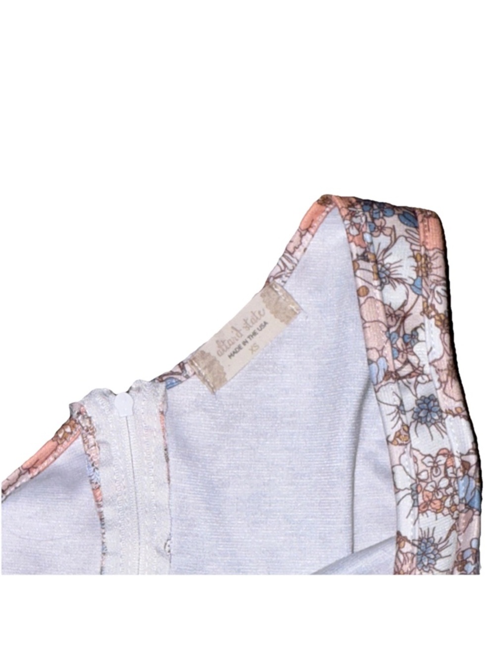 Altar’d Stare One-Shoulder Floral Romper in Peach and White - Picture 5 of 6